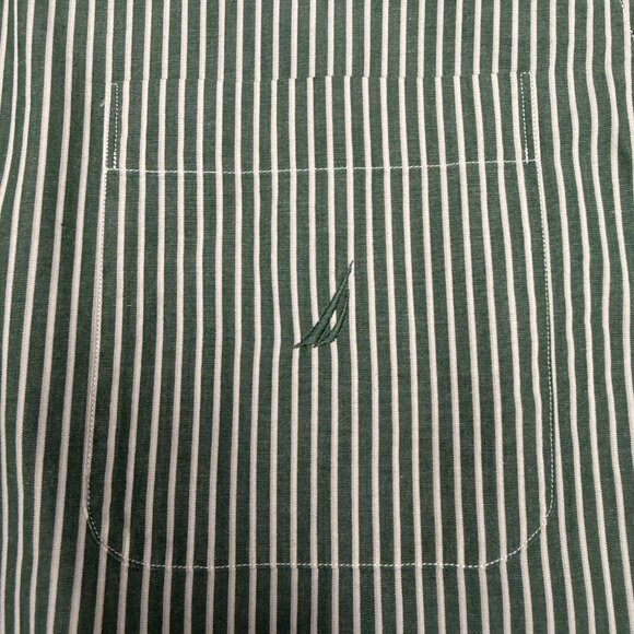 Men's NAUTICA Striped Short Sleeve Button Down Dress Shirt- Size Large - Picture 5 of 10